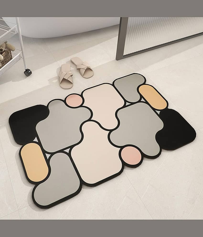 Bhavyta Set of 1 Anti-skid Rubber Door Mat ( 40 X 60 cm ) Assorted