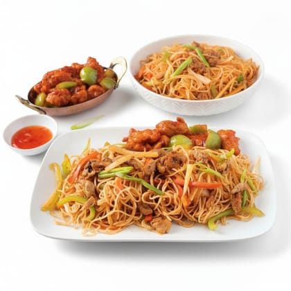 Chicken Hakka Noodles - 250 gm - One serving of chicken hakka noodles