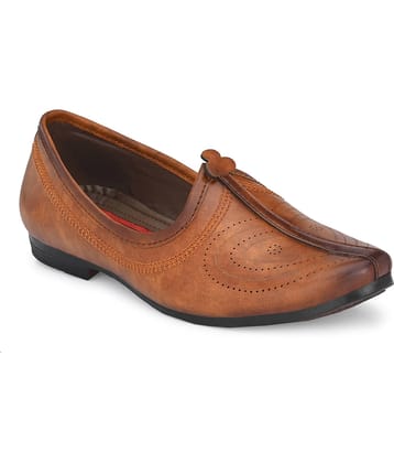 Fashion Victim Tan Mojari