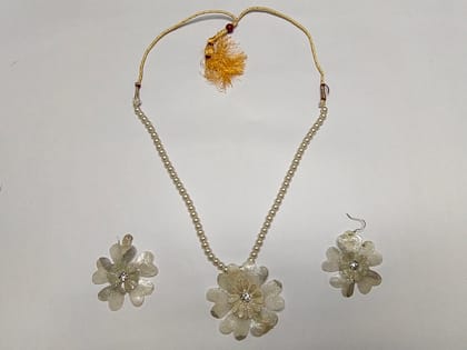 Handmade Floral Necklace Earrings with Necklace Set | Off-White 