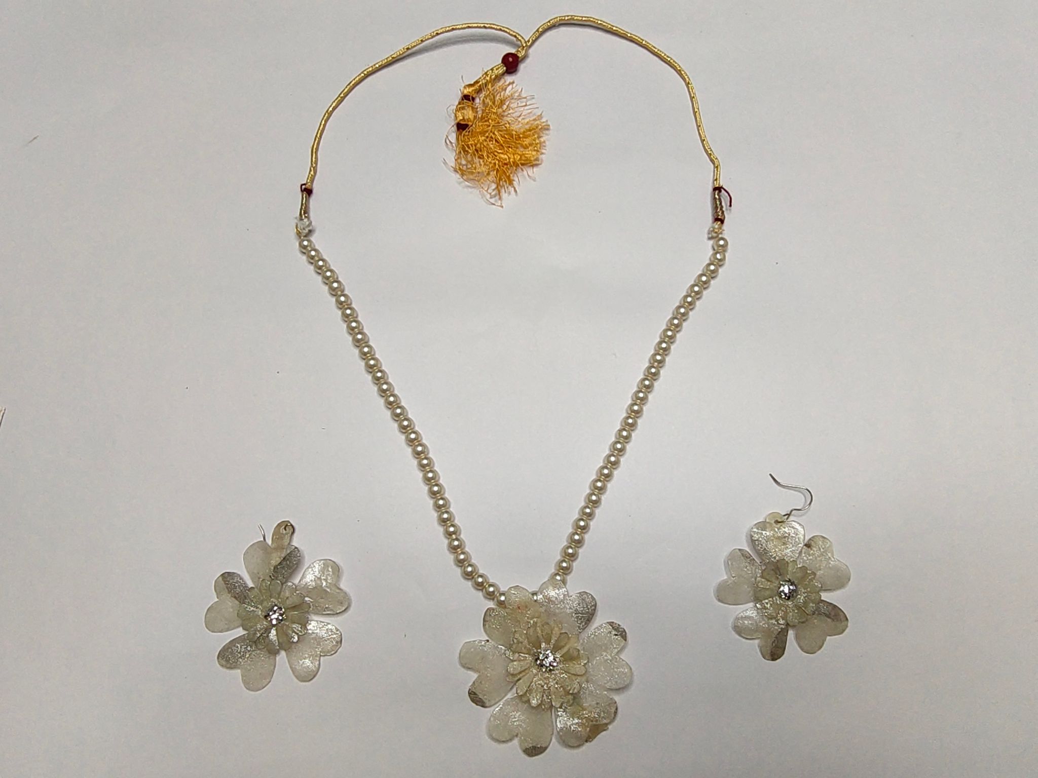 Handmade Floral Necklace Earrings with Necklace Set | Off-White 