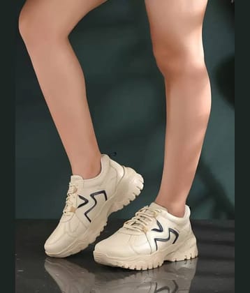 Big Fox Cream Women's Sneakers