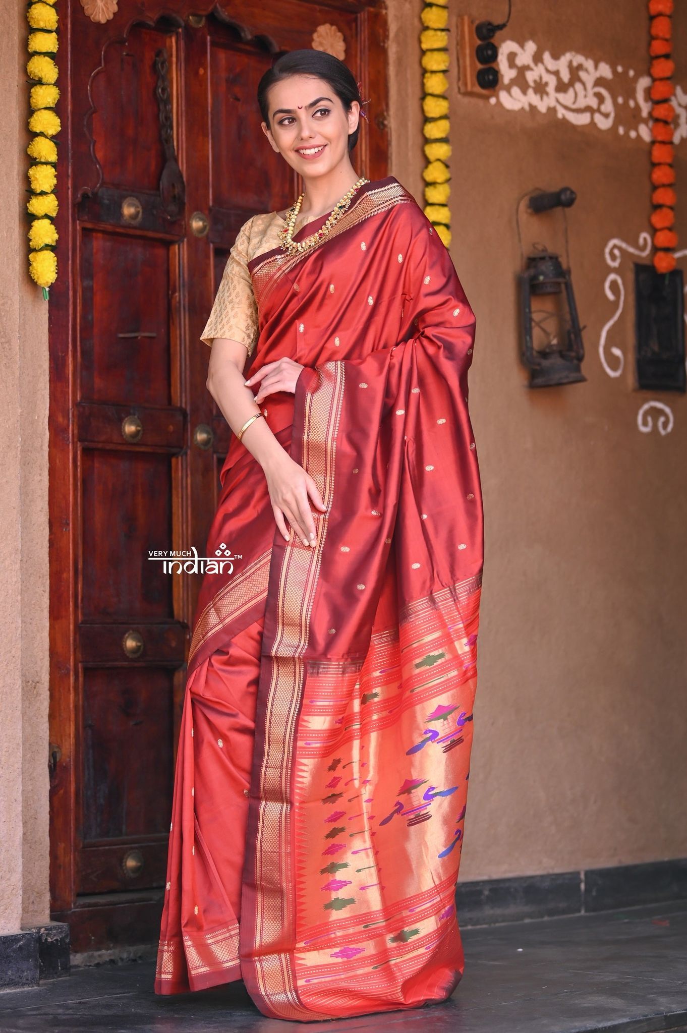 Raaga - Traditional Handloom Pure Silk Solid Maroon Paithani and Double Pallu
