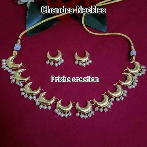 Chadrakor Neckles With Earings