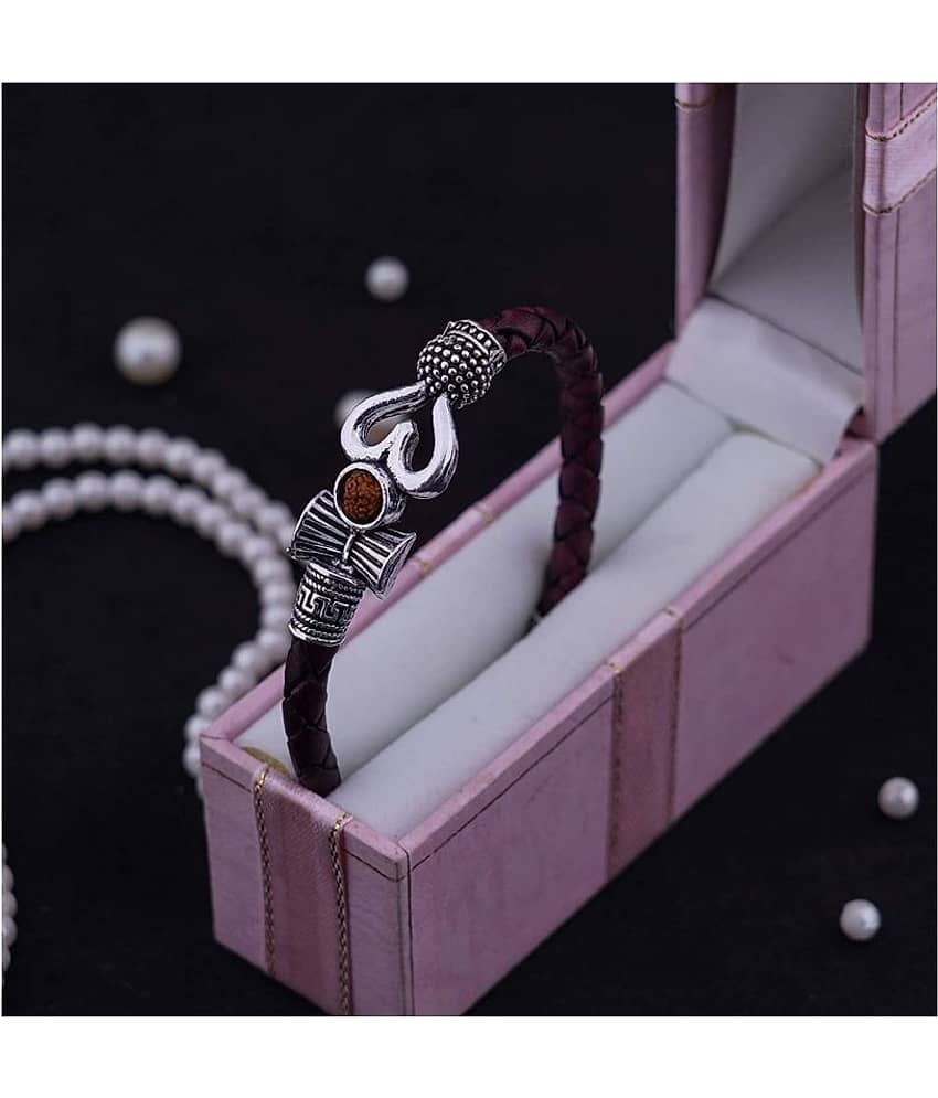 PAYSTORE - Brass Sphatik Bracelet (Pack of 1)