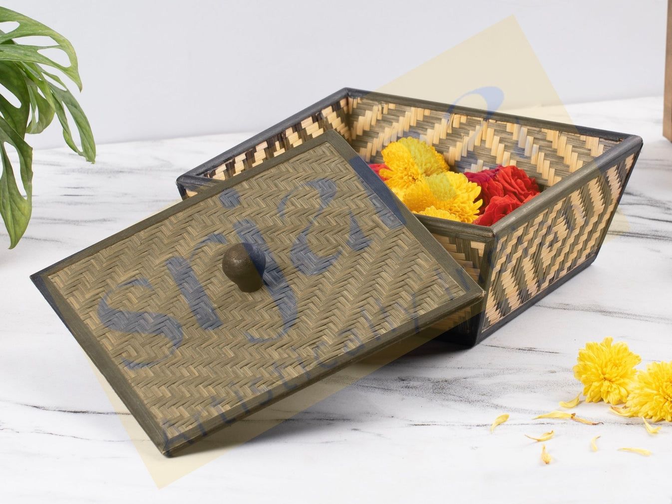 Srjana Handcrafted Bamboo Patterned Square Box With Lid