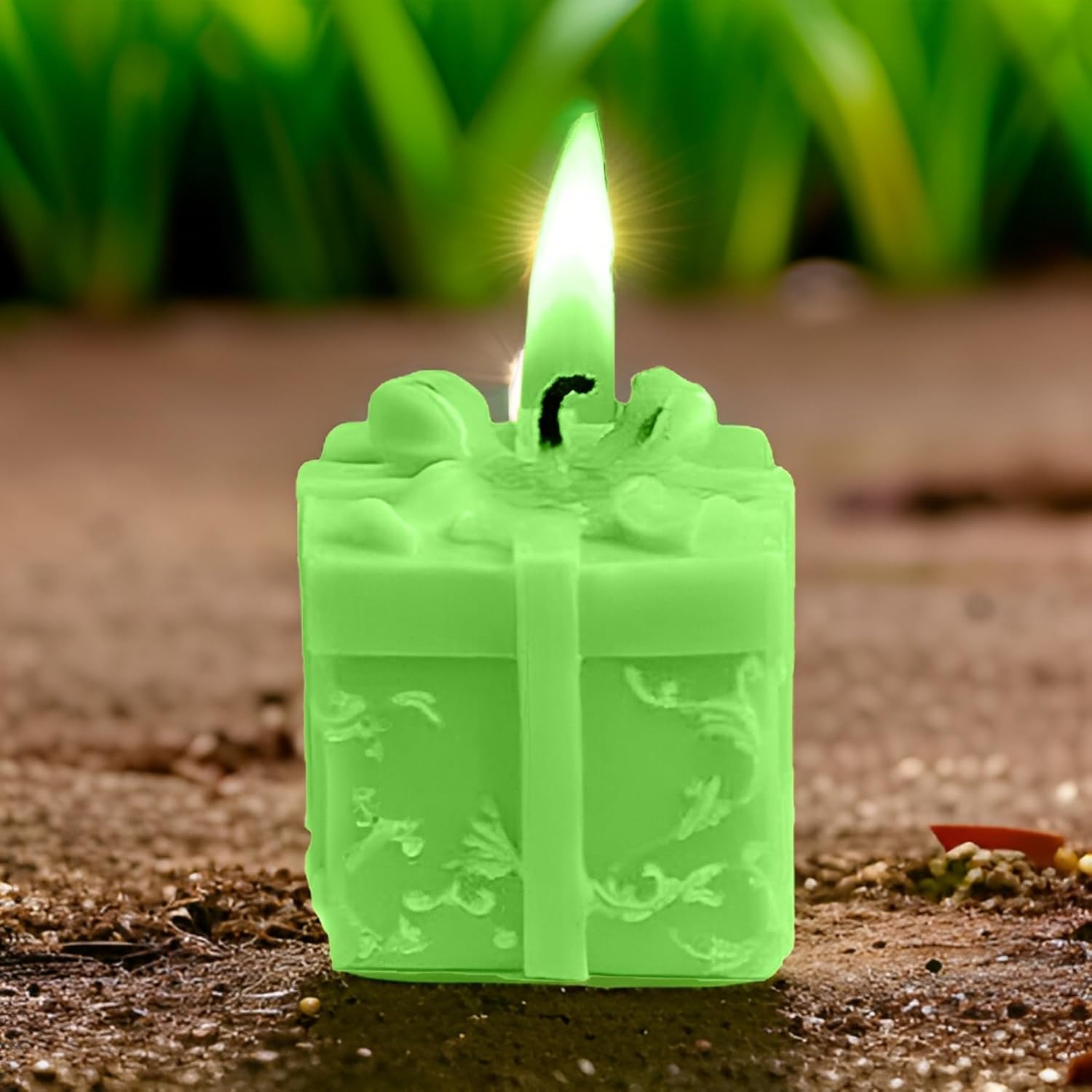 SS ENTERPRISE Organic Soy Wax Gift Shape Candle for Home Decor | Scented Aromatic Fragrance Candles | Smoke-Free Pillar Candles (Pack of 1, Green)