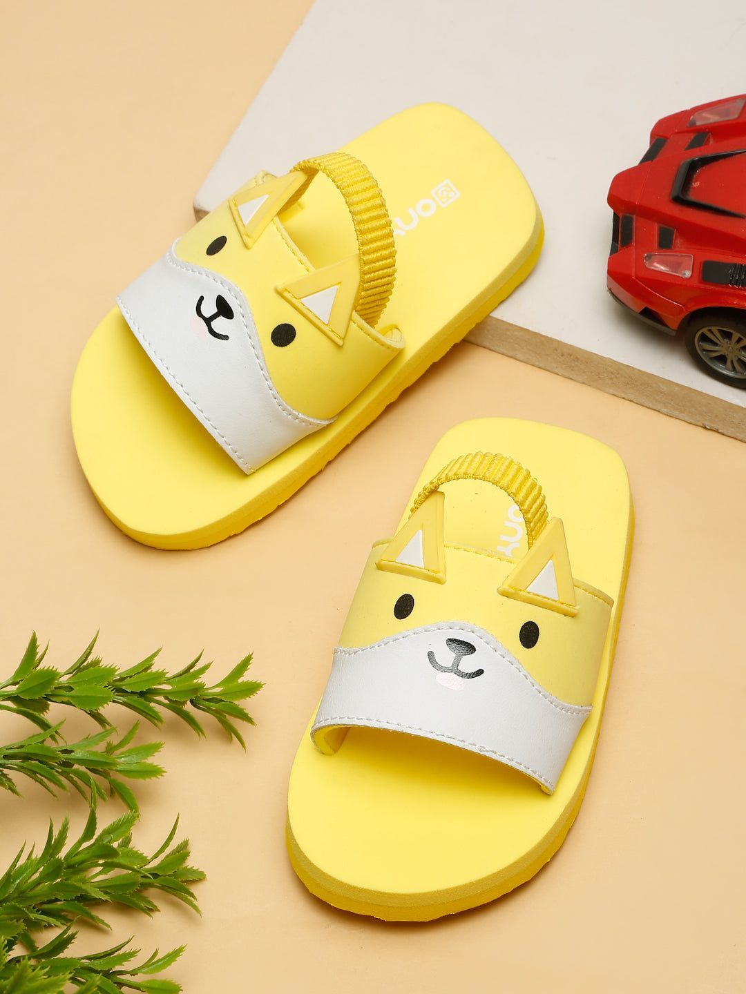 Premium Kitty Artistic Sliders - Yellow (Unisex)