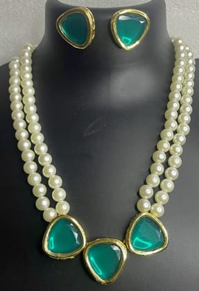 Green choker set