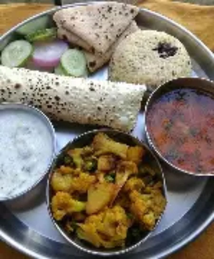 Traditional Indian Thali Meal Platter - 123 kg - One full meal plate