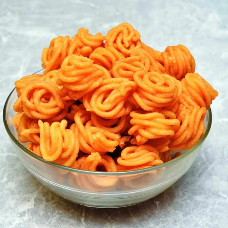 CRUNCHIZZ GARLIC MURUKKU (Chakli) I Crunchy, Authentic Kerala Snack I No Artificial Additives I Perfect Tea-Time Bites I Pack of One