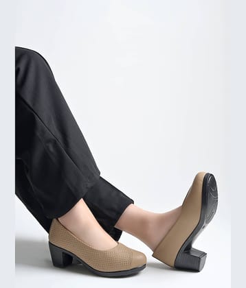 Shoetopia Beige Women's Pumps Heels