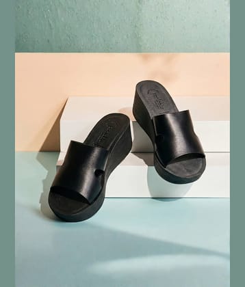 Puntoblu Black Women's Slip On Heels