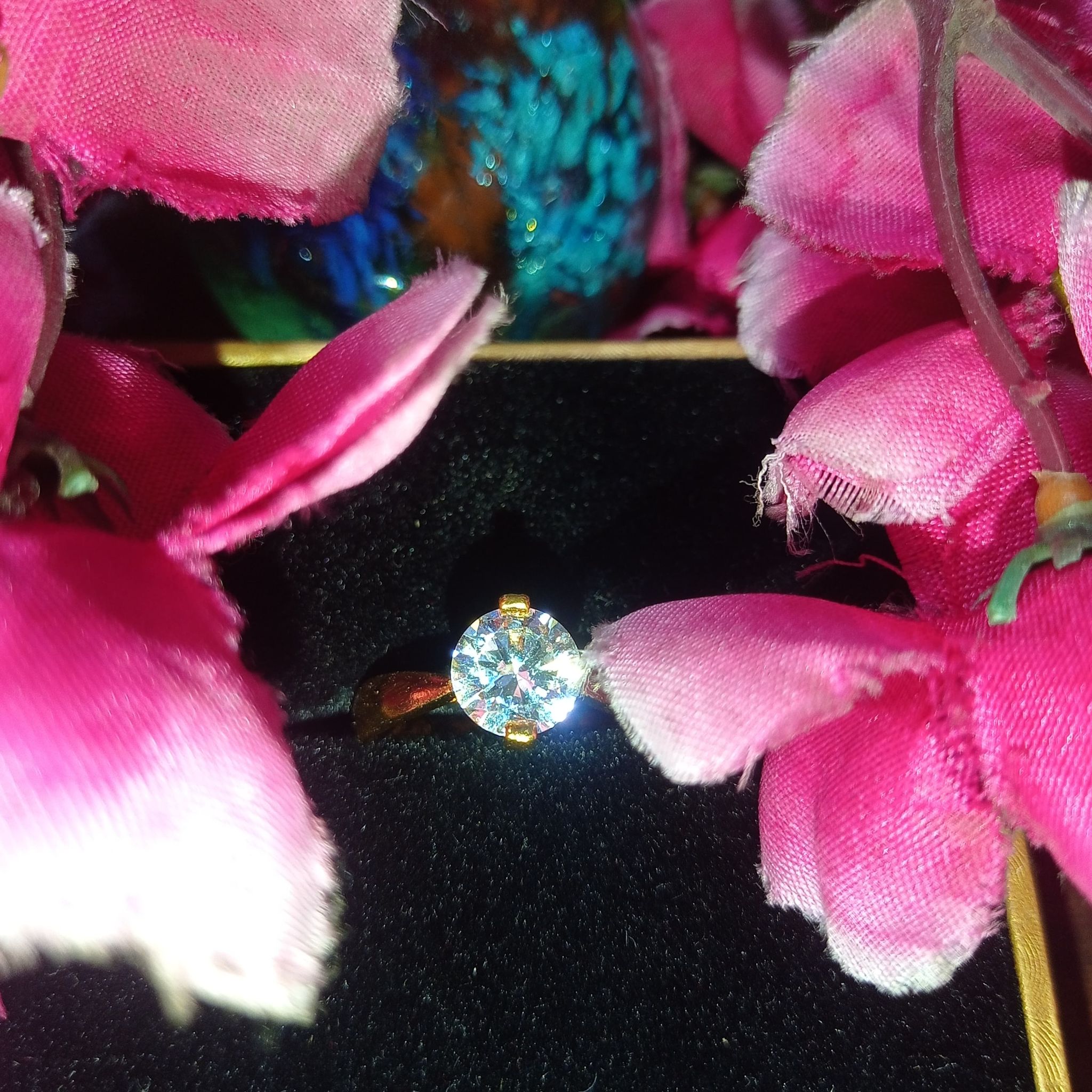 Glamorous Adjustable Gold Plated Ring with Zircon Stone for Women – Perfect Gift Choice