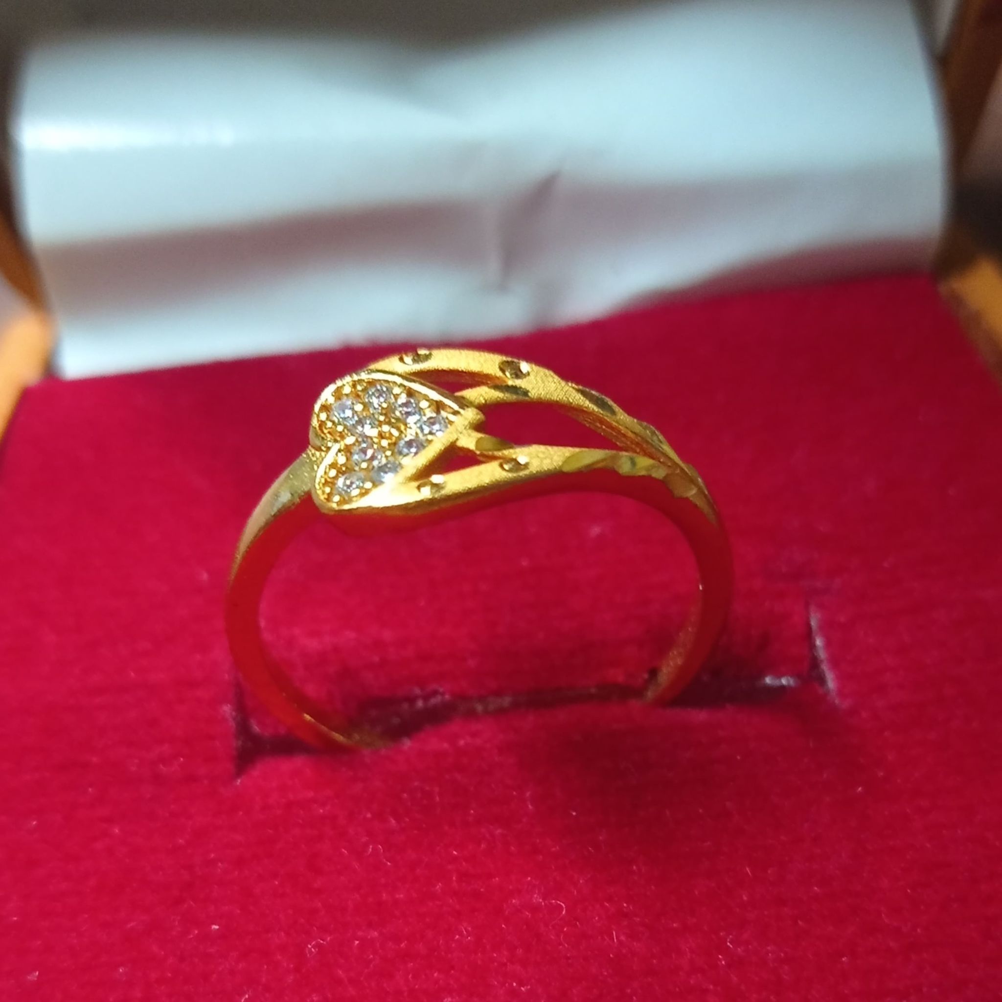 Romantic Gold Plated Heart Ring for Women – Elegant Love Design, Adjustable Fit, Perfect Gift