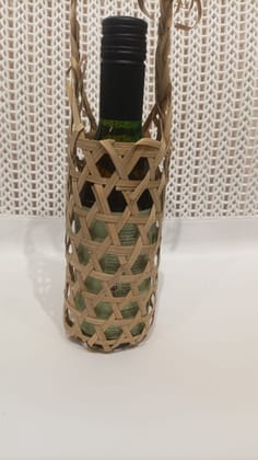 Handwoven Wicker Wine Bottle Holder | Eco-Friendly and Stylish