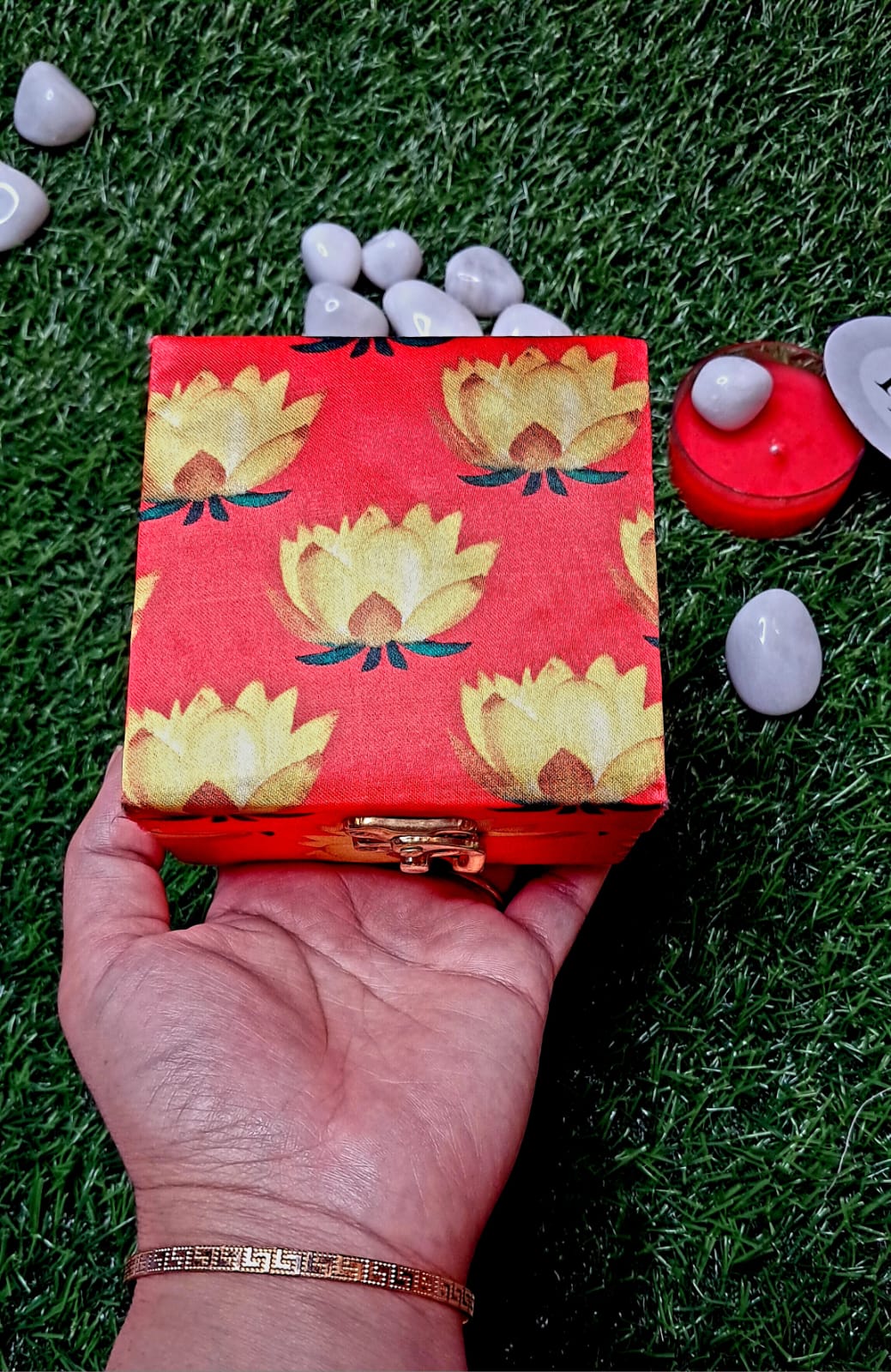 Wedding Favor Coin Gift Boxes – Personalized Favors & Keepsakes shagun and Gaddi boxes