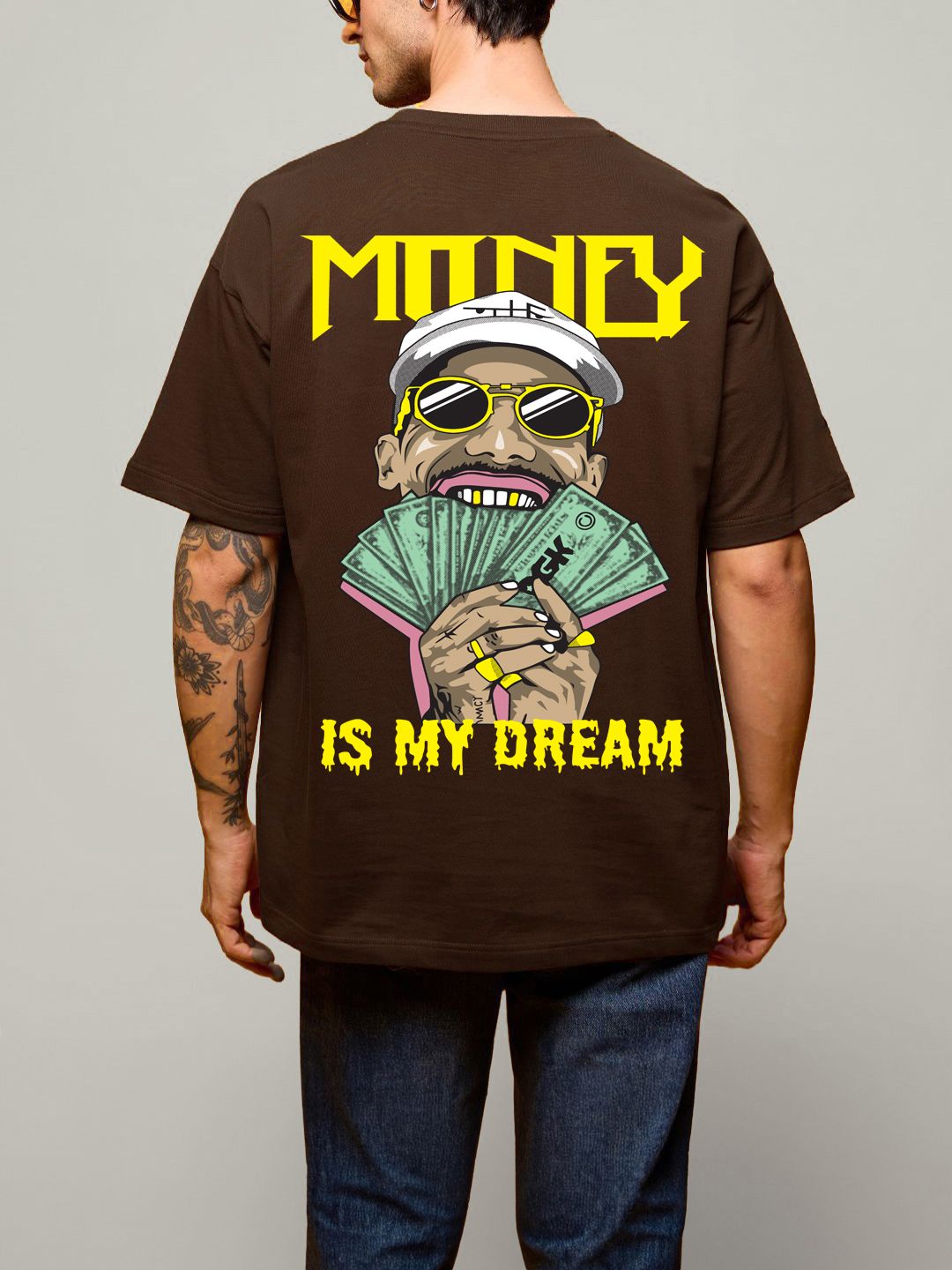 SCOTT FINCHER Men's Brown T-Shirt with a Graphic of a Man Smoking and Holding Money and the Text "Money is My Dream" : AA(ARN)BROWN_169