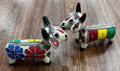 MADHUBANI PAPER MACHE - Handcrafted Indian Folk Art Cow MADHUBANI PAPER MACHE - Handcrafted Indian Folk Art Cow