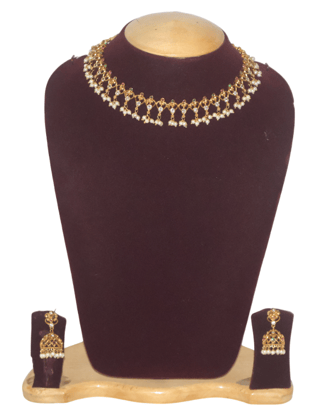 Gold-Plated Necklace & Earrings Set with Pearls