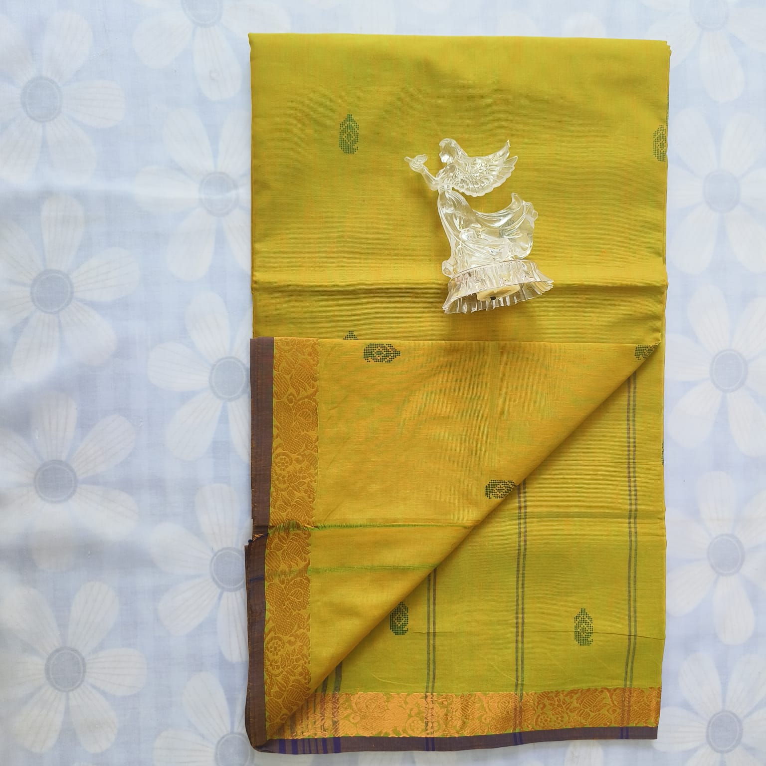 Cotton Saree without&nbsp;Blouse -Mango Design
