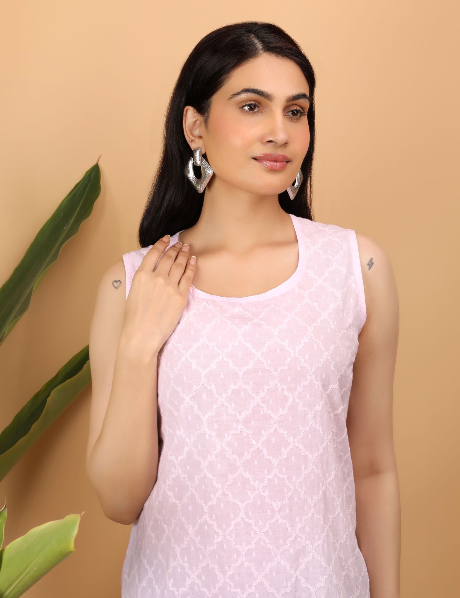 Shwet Women Pink Chikankari Sleevless Top