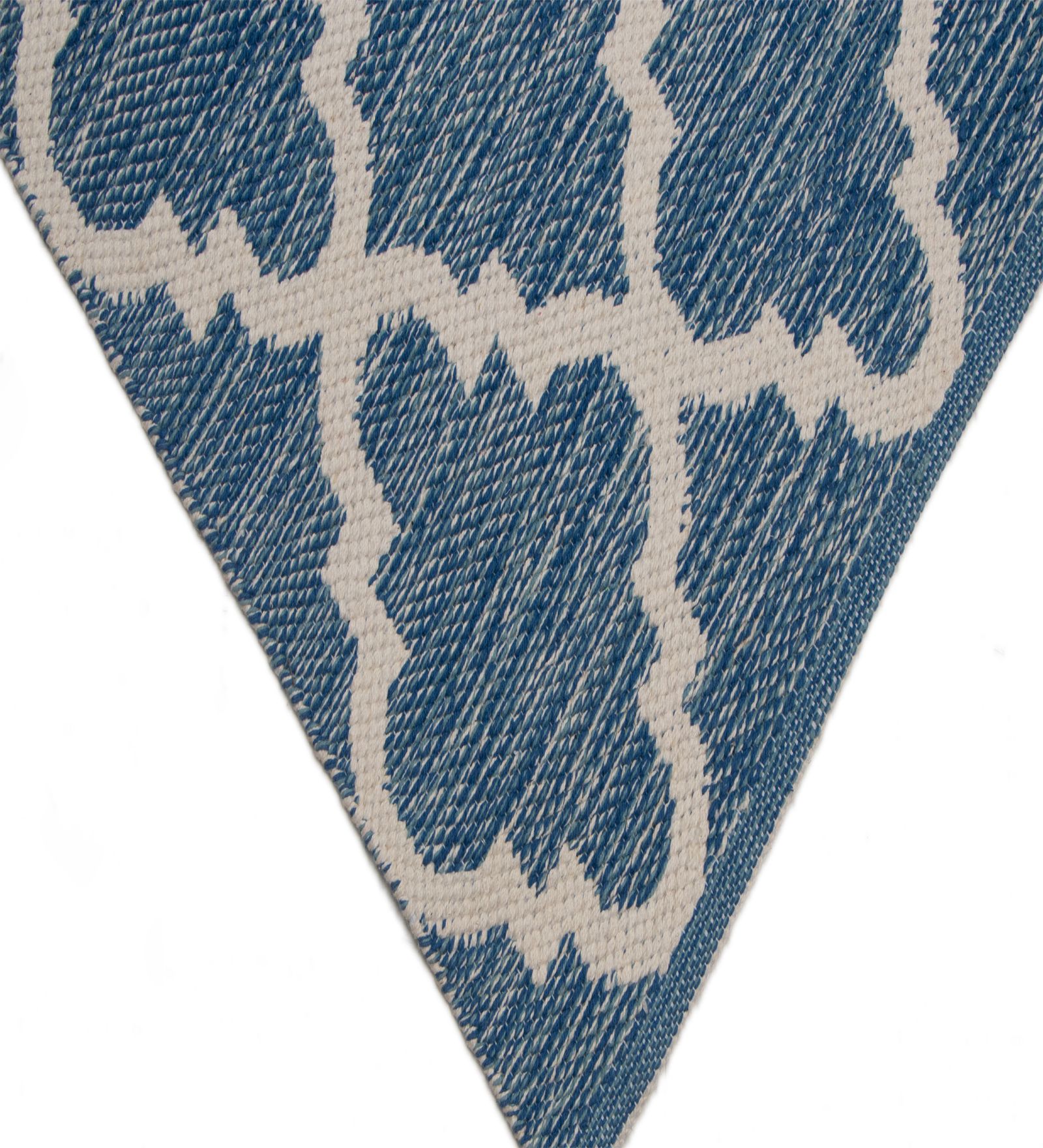 Double-sided Mora Design patterns for longer life and versatile styling options.