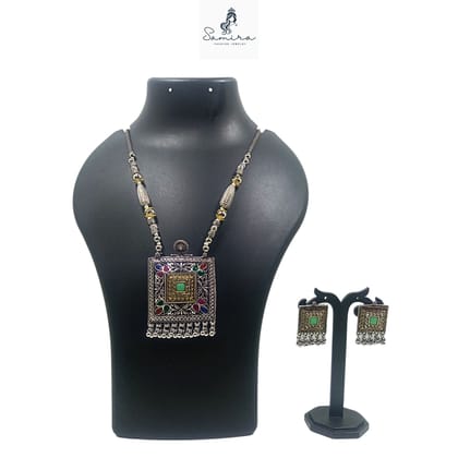SAMIRA Luxury Handcrafted Necklace Jewellery Set with Ear Rings Oxidized Square Pendant SAMIRA Luxury Handcrafted Necklace Jewellery Set with Ear Rings Oxidized Square Pendant