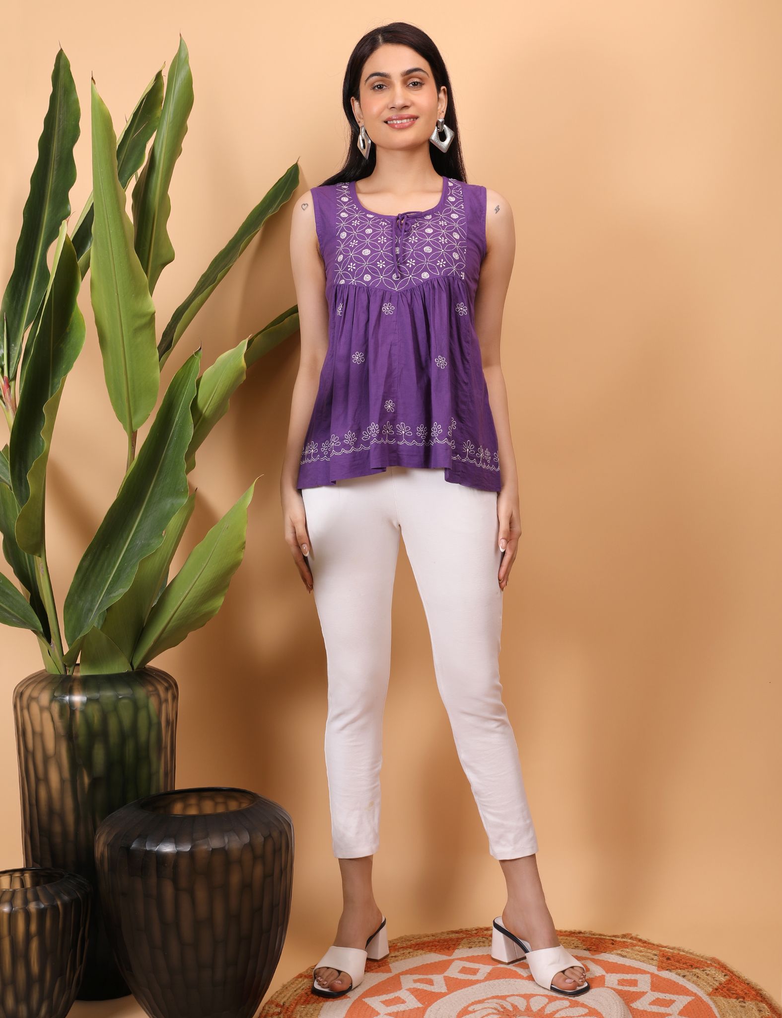 Shwet Women Purple Chikankari Sleevless Yoke Top
