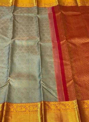 Elegant Floral Saree with Contrasting Border Elegant Floral Saree with Contrasting Border