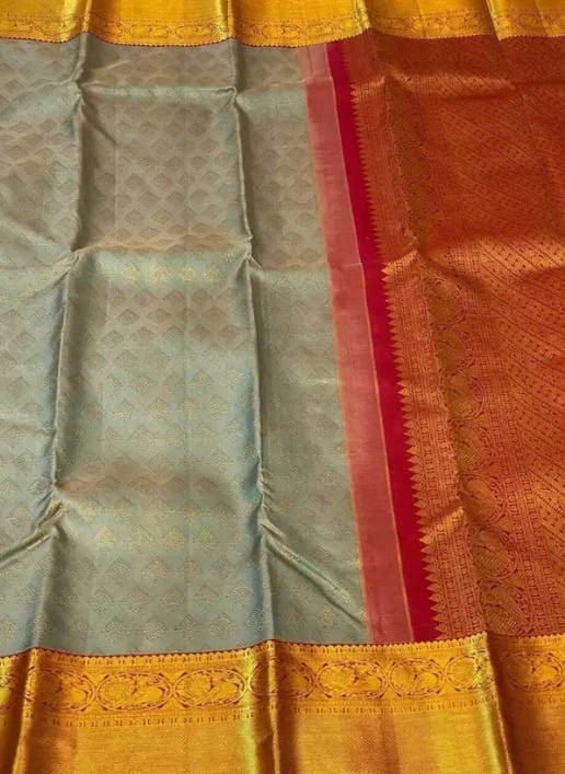 Elegant Floral Saree with Contrasting Border