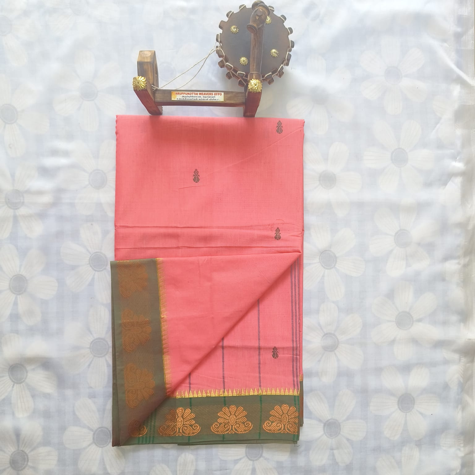 Cotton Saree without&nbsp;Blouse -Flower Border