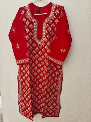 Red Embroidered Kurta - Elegant Floral Design Red Embroidered Kurta - Elegant Floral Design