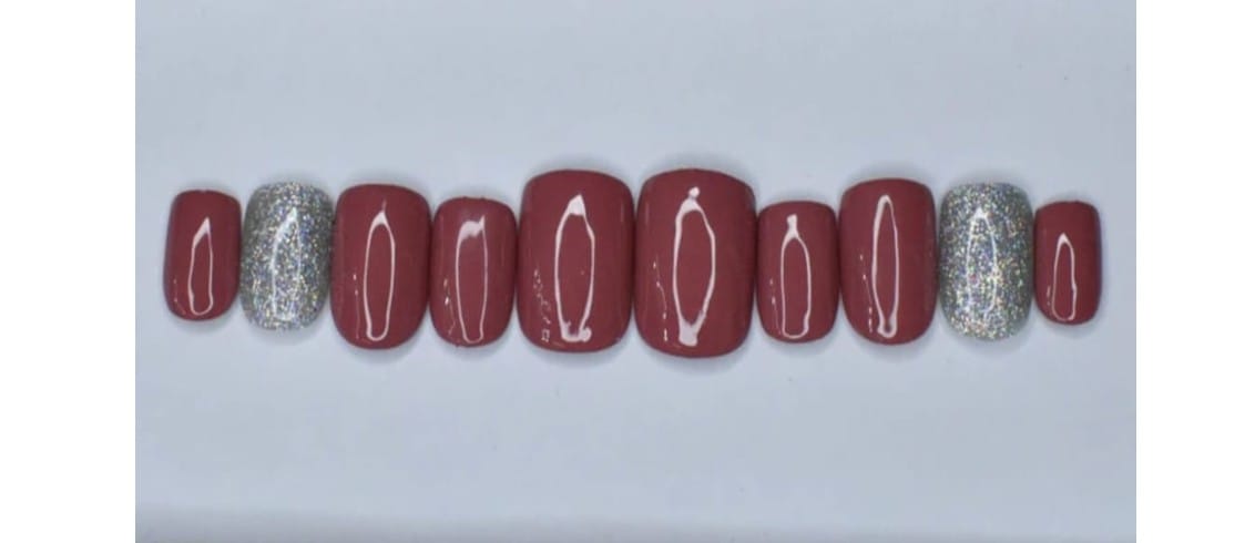 Glossy Rose Holographic Silver Glitter Fake Nails
