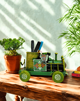 CHANDRA CRAFT STORE Vintage Rail Engine Pen Holder | Retro Locomotive-Themed Metal Pen Stand | Decorative Desk Organizer & Showpiece for Home, Office & Study Table | Handcrafted Vintage Art | Pack of 1