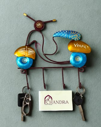 CHANDRA CRAFT STORE Vintage Scooter Key Holder | Handcrafted Wall-Mounted Key Hanger in Classic Scooter Design | Decorative Iron Key Rack for Home, Entryway & Living Room Décor | Pack of 1
