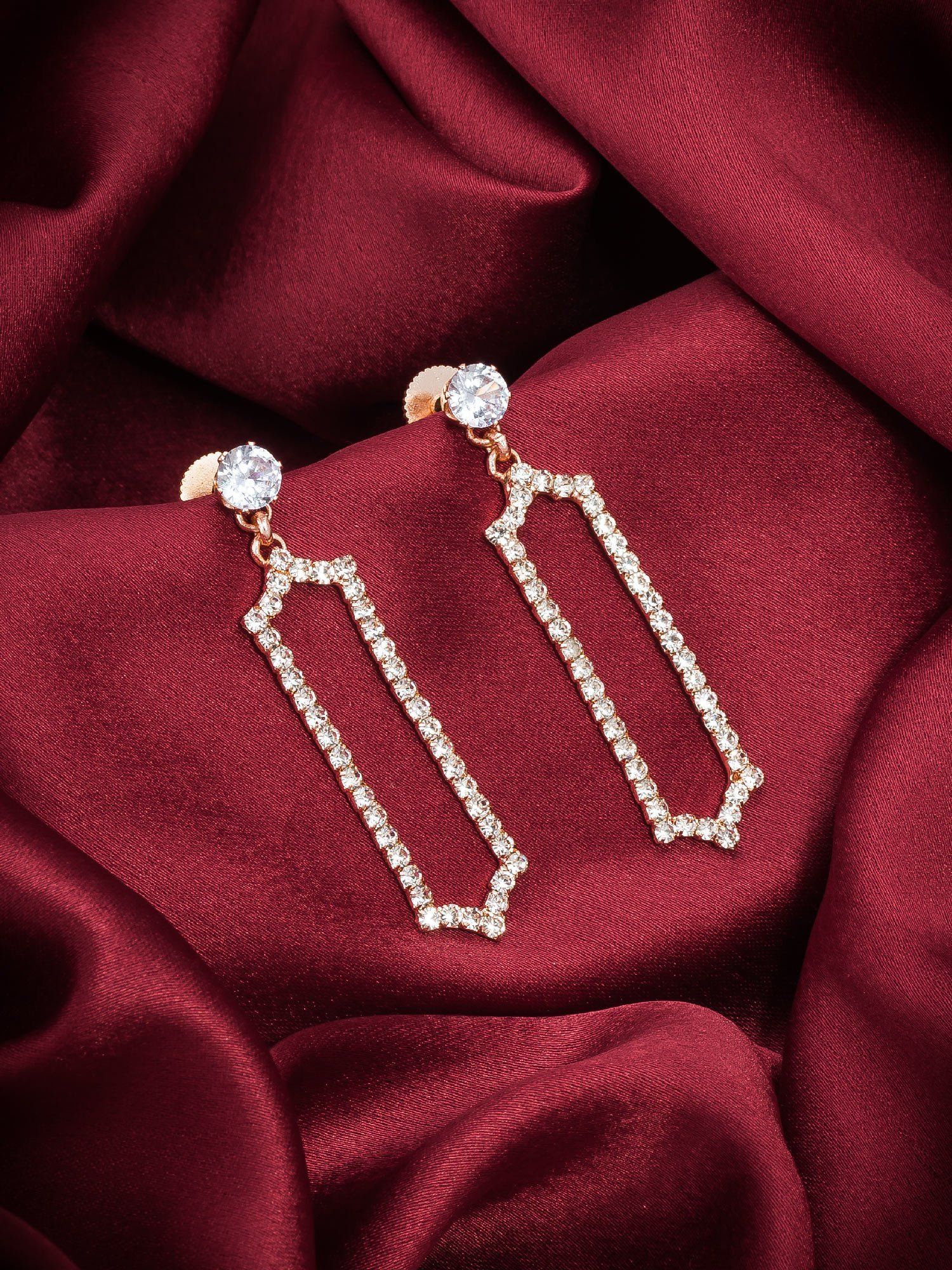 Morison Golden Heart Earrings Romantic Elegance in Every Detail