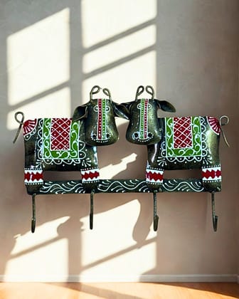 Rustic Charm Wall Key Holder – Handcrafted Wooden & Iron Key Hanger for Entryway & Home Déco