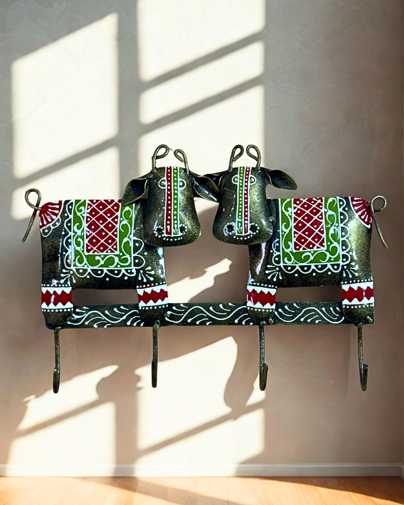 Rustic Charm Wall Key Holder – Handcrafted Wooden & Iron Key Hanger for Entryway & Home Déco