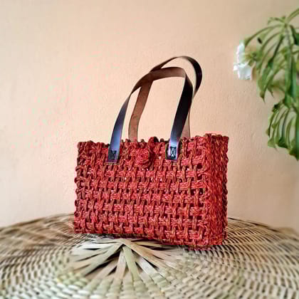 Handcrafted Red Sabai Grass Travel Mesh Bag