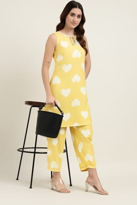 Yellow Heart Print Co-Ord Set for Women – Sleeveless Kurta with Matching Pants Yellow Heart Print Co-Ord Set for Women – Sleeveless Kurta with Matching Pants