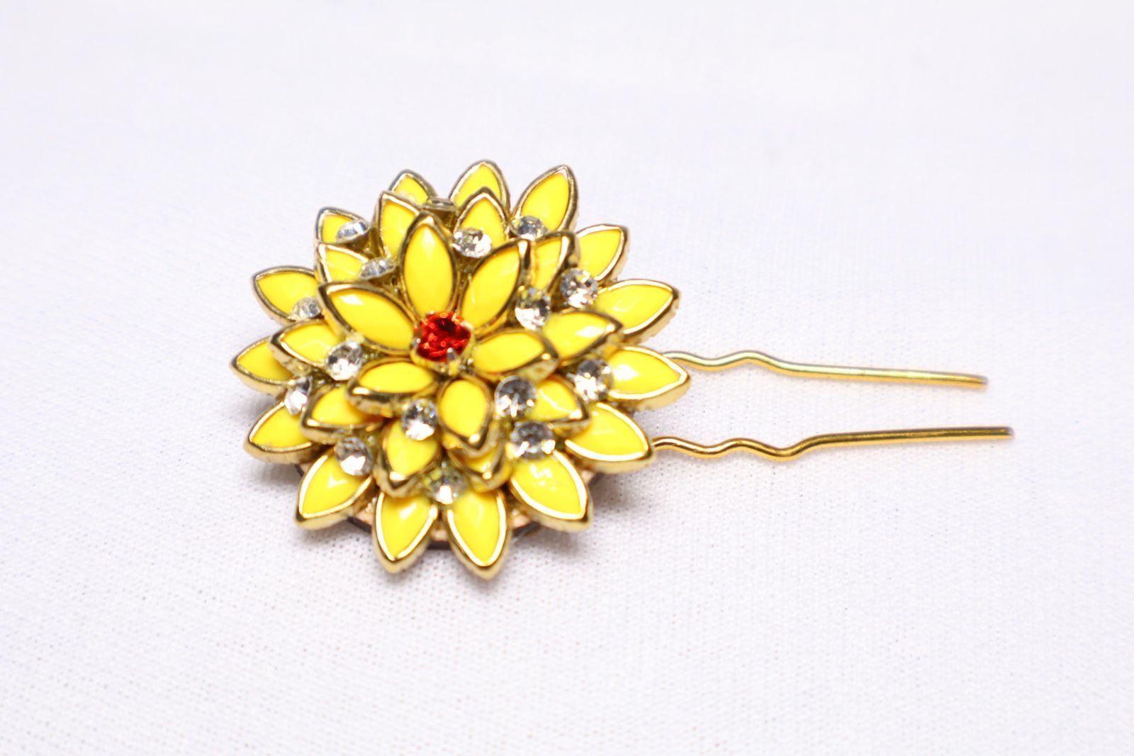 Yellow Flower Hair Pin – Decorative Metal Hair Accessory
