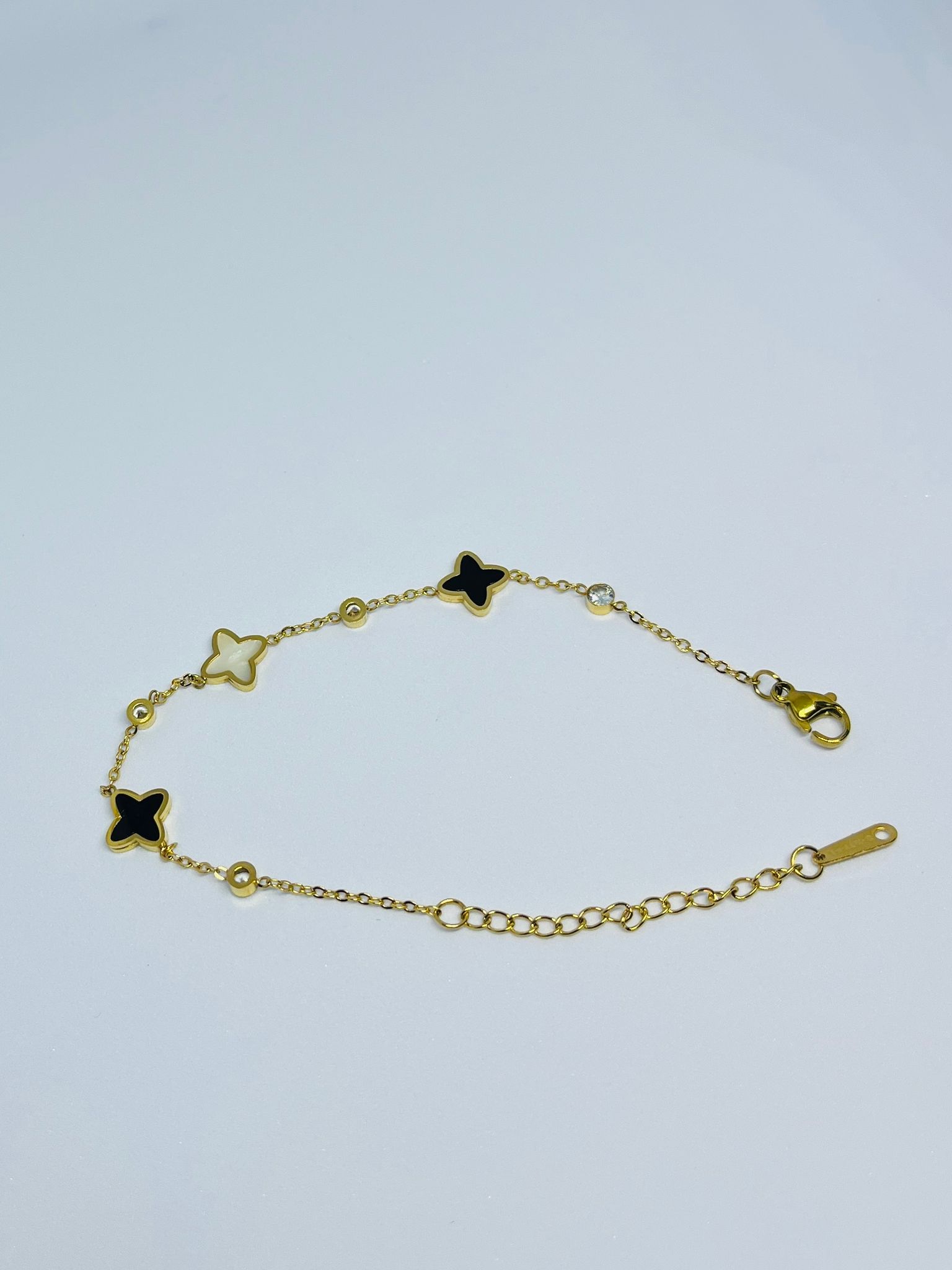 Elegant Gold-Plated Black & White Clover Charm Dainty Bracelet