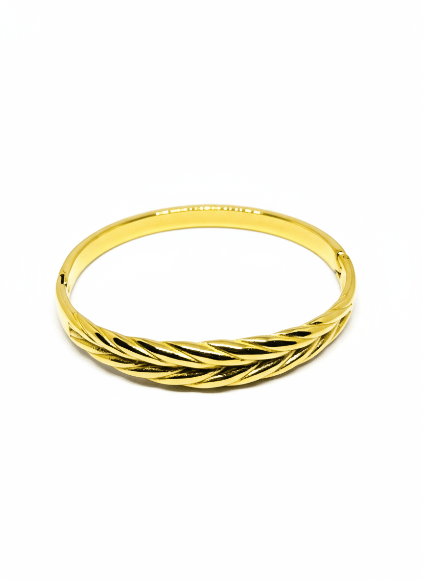 Exquisite Gold-Plated Intricate Design Bangle for Women