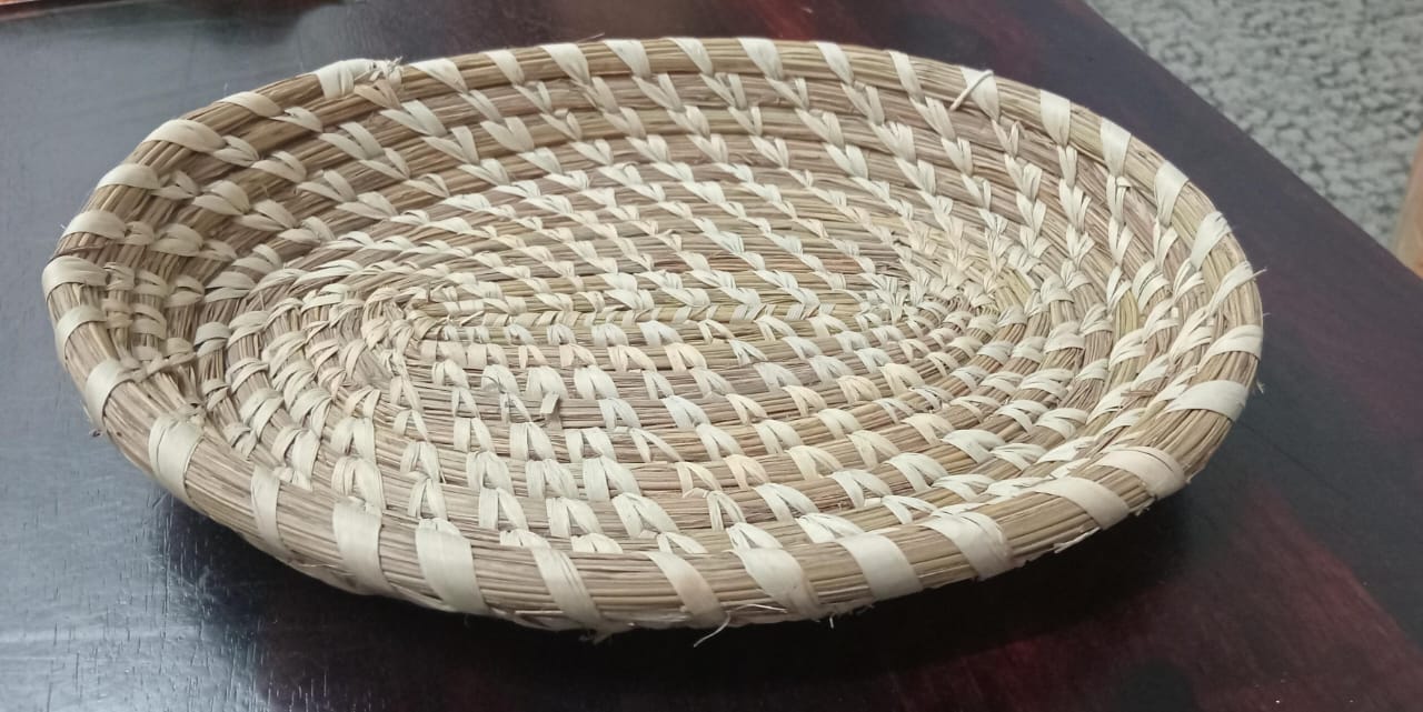 Handwoven Small Tray – TigerWeave Oval Dining Tray