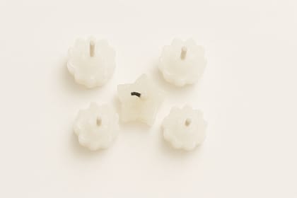 Set of 5 White Floating Flower and Star Shaped Wax Candles Set of 5 White Floating Flower and Star Shaped Wax Candles