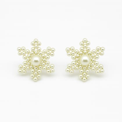 Snow Pearl Blossom Earrings