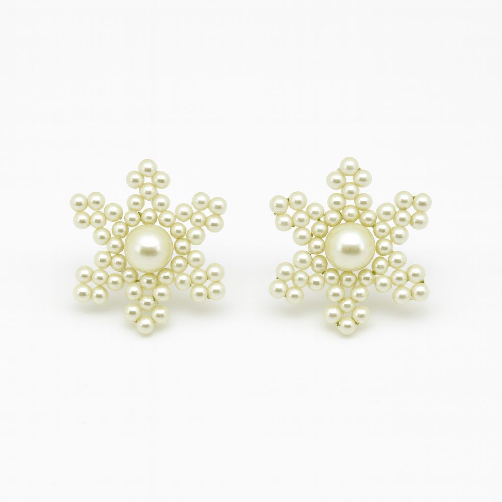 Snow Pearl Blossom Earrings