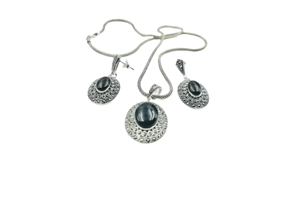 Black onyx & marcasite antique 925 sterling silver pendaent set