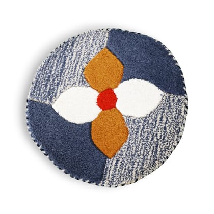 Eluru is famous for its hand-knotted carpets Eluru is famous for its hand-knotted carpets